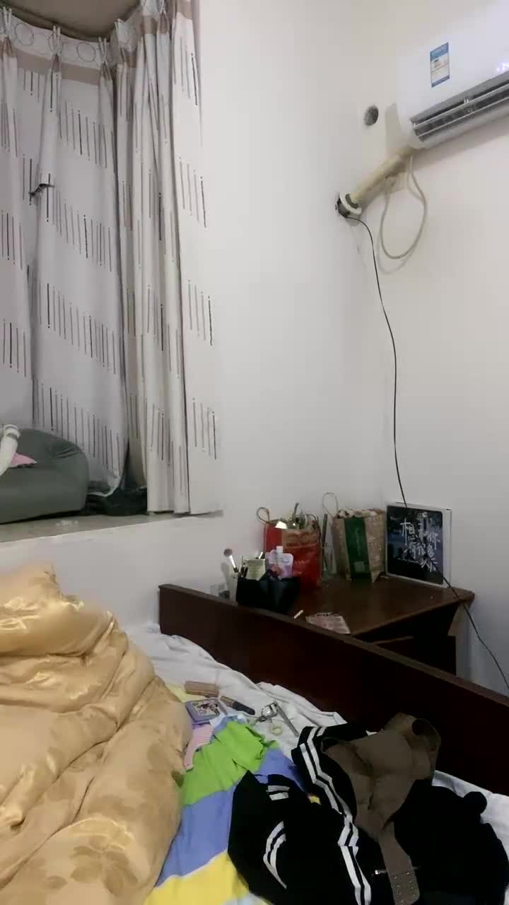 眼鏡妹桃桃奶昔反差婊直播20230618(1)#反差婊速游VPN跑满千兆只做最快