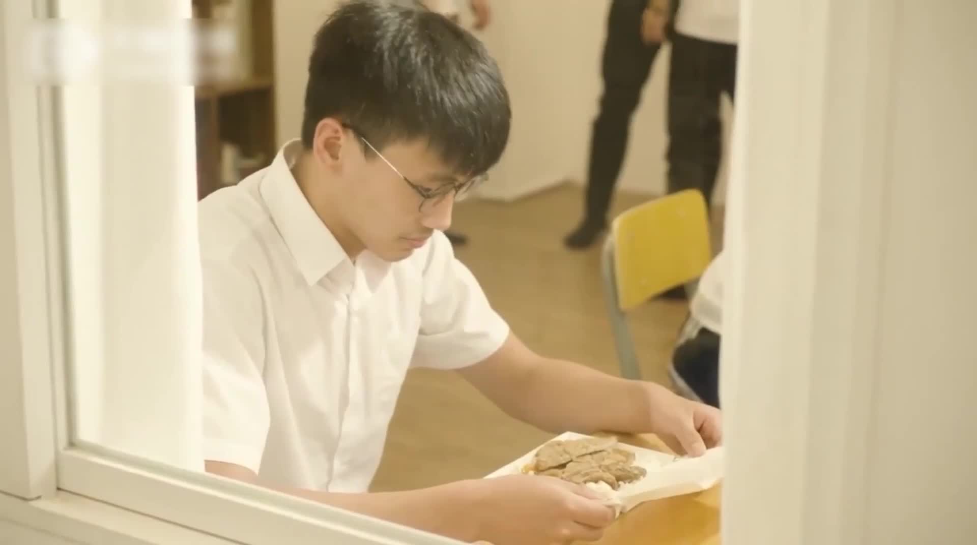 #国产 #高清 #无码 #中文字幕【名人性爱故事】酒吧遇到中学时期女神，微醺催情就上床 「上篇」