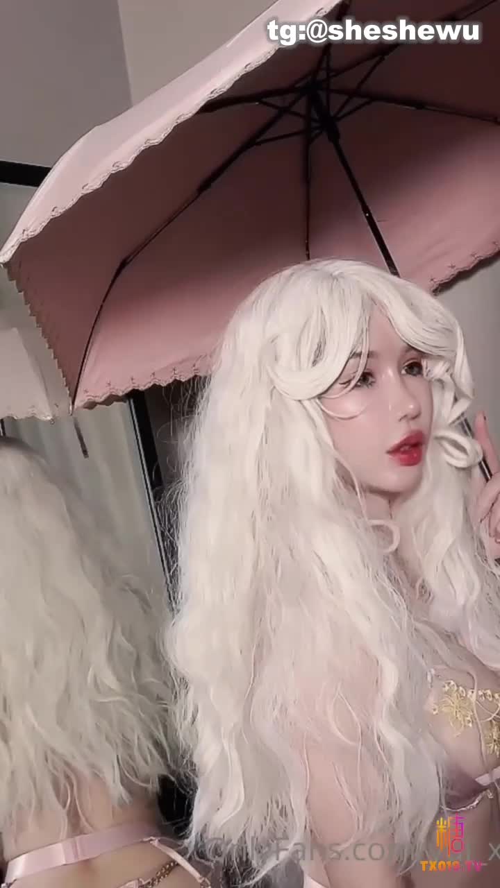 #辛尤里【极品网黄】辛尤里热舞福利 穿着情趣装魅惑热舞点此查看更多