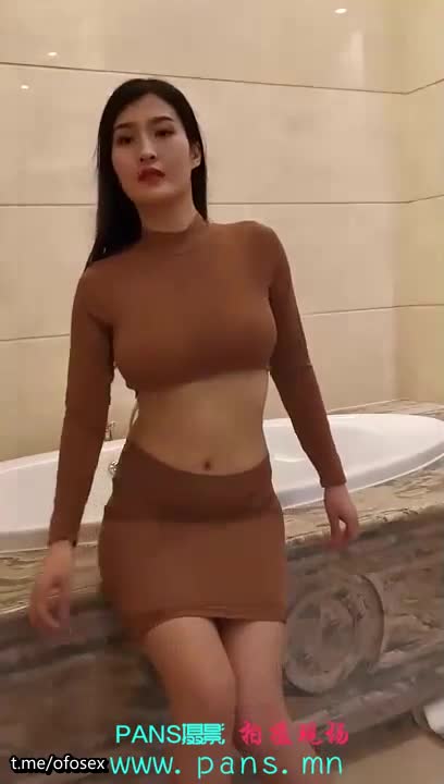 PANS新人超气质网红脸大波女神【牛牛】大尺度私拍~多套情趣无内透穴透点镜头感十足~对白亮点第二弹