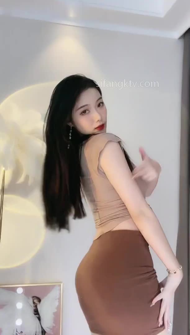 #抖音 #主播 #圈圈吖 57W粉大美女！高价私定骚舞5点此查看更多