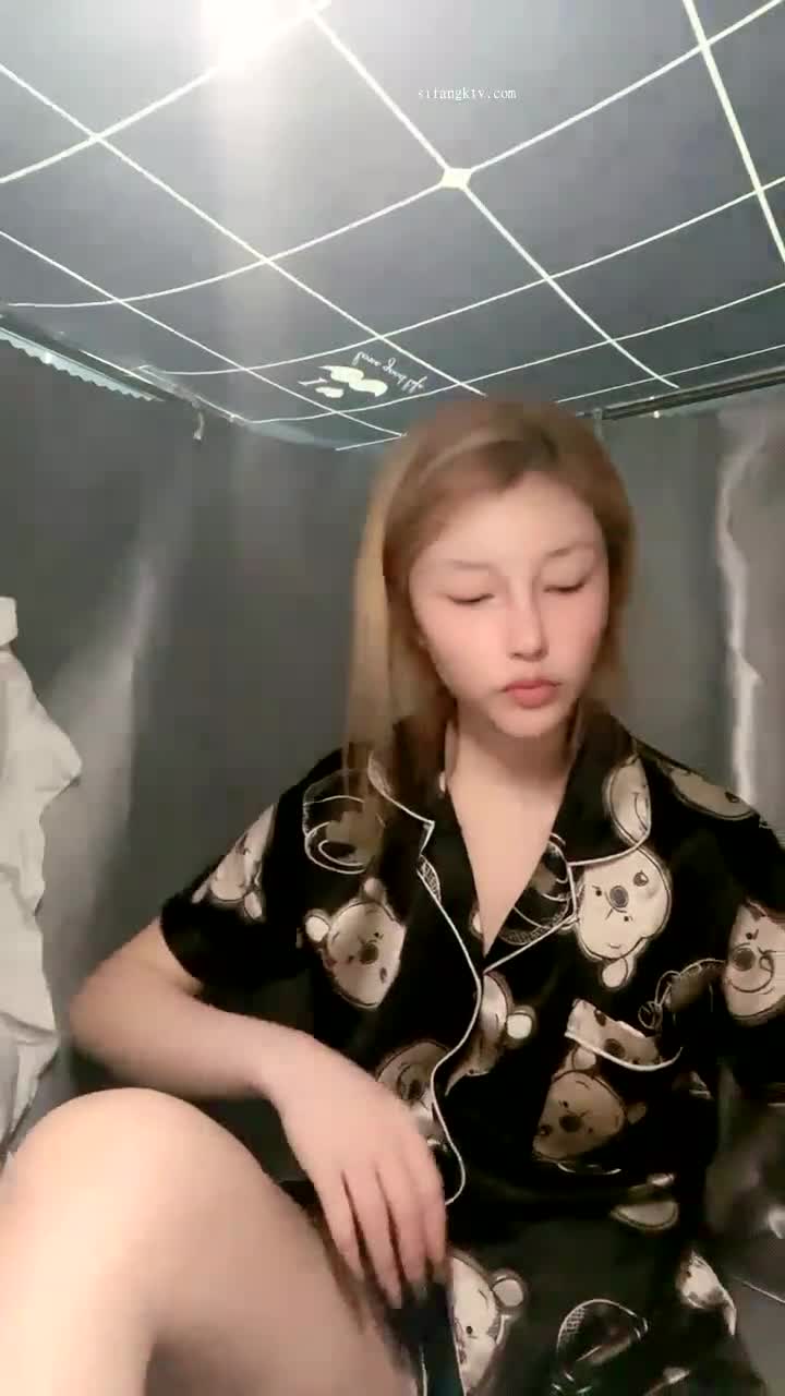 校花下海有點冷