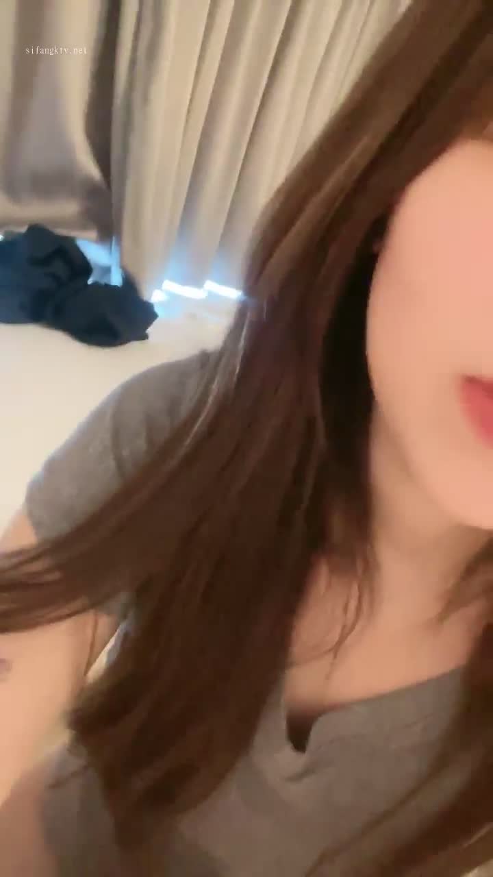 #真礼 【真礼】这样的大胸尤物， 扒穴扣逼了， 真好看，清纯反差，校园女神速游VPN跑满千兆只做最快