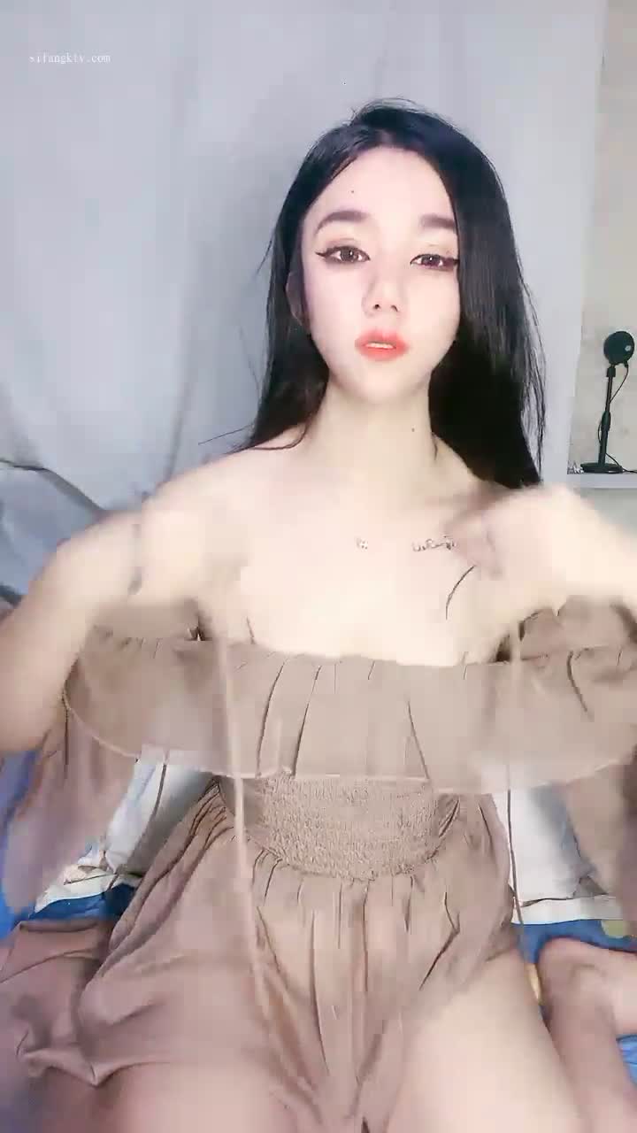 #直播 网红脸 【无敌雅】性感黑丝~道具自慰啪啪