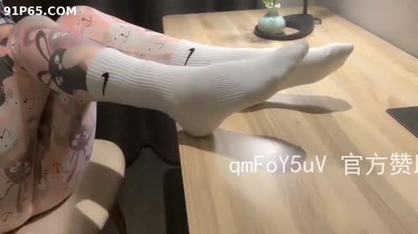 图书馆搭讪最嫩03母狗，不要这样还在学校呢！啊啊啊