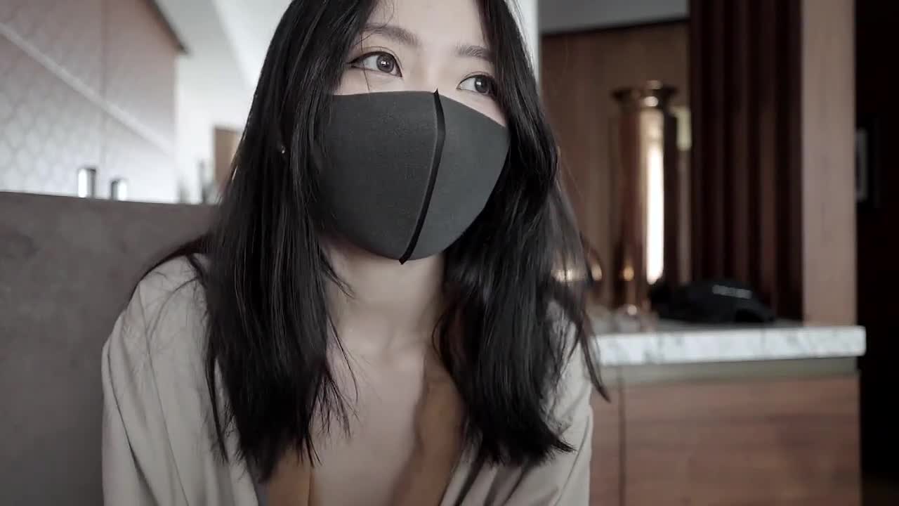 #网红【HongKongDoll】第一次在视频里用英语和大家见面点此查看更多