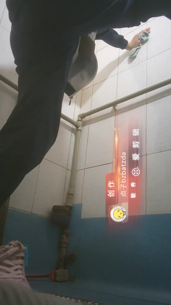 某校园食堂卫生间定点偸拍师生方便 #国产短视频 #国产精品点此查看更多