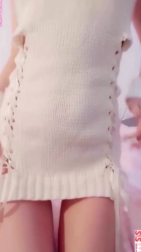 高中生小萝莉！脱白色内裤小穴嫩的出水！ #直播点此查看更多