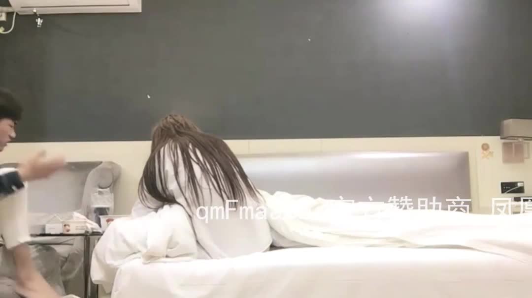 精彩对话！大学生情侣校外开房肏逼！