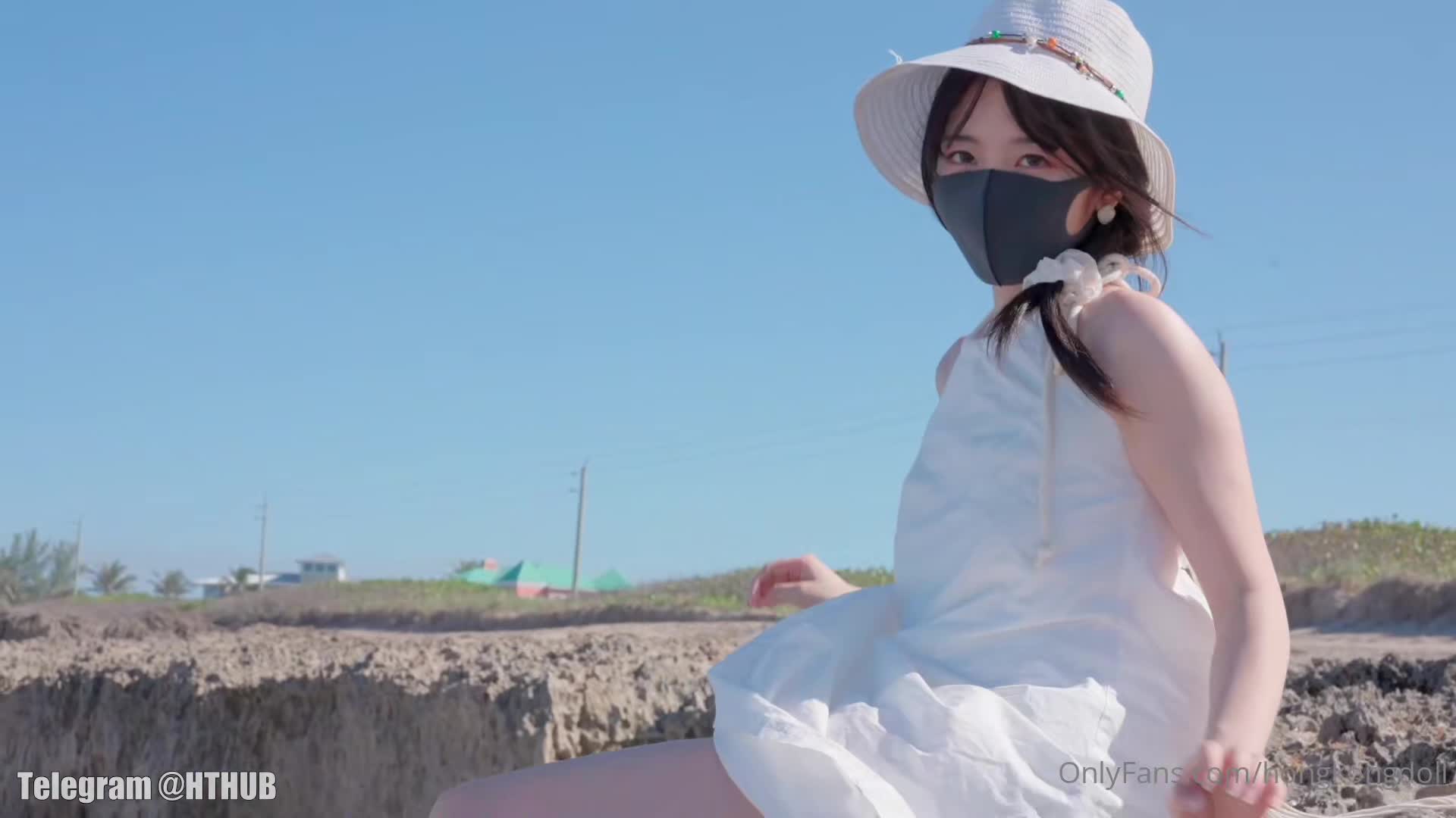 火爆 #网红 玩偶姐姐『hongkongdoll』 乡下海滩漫步的一天