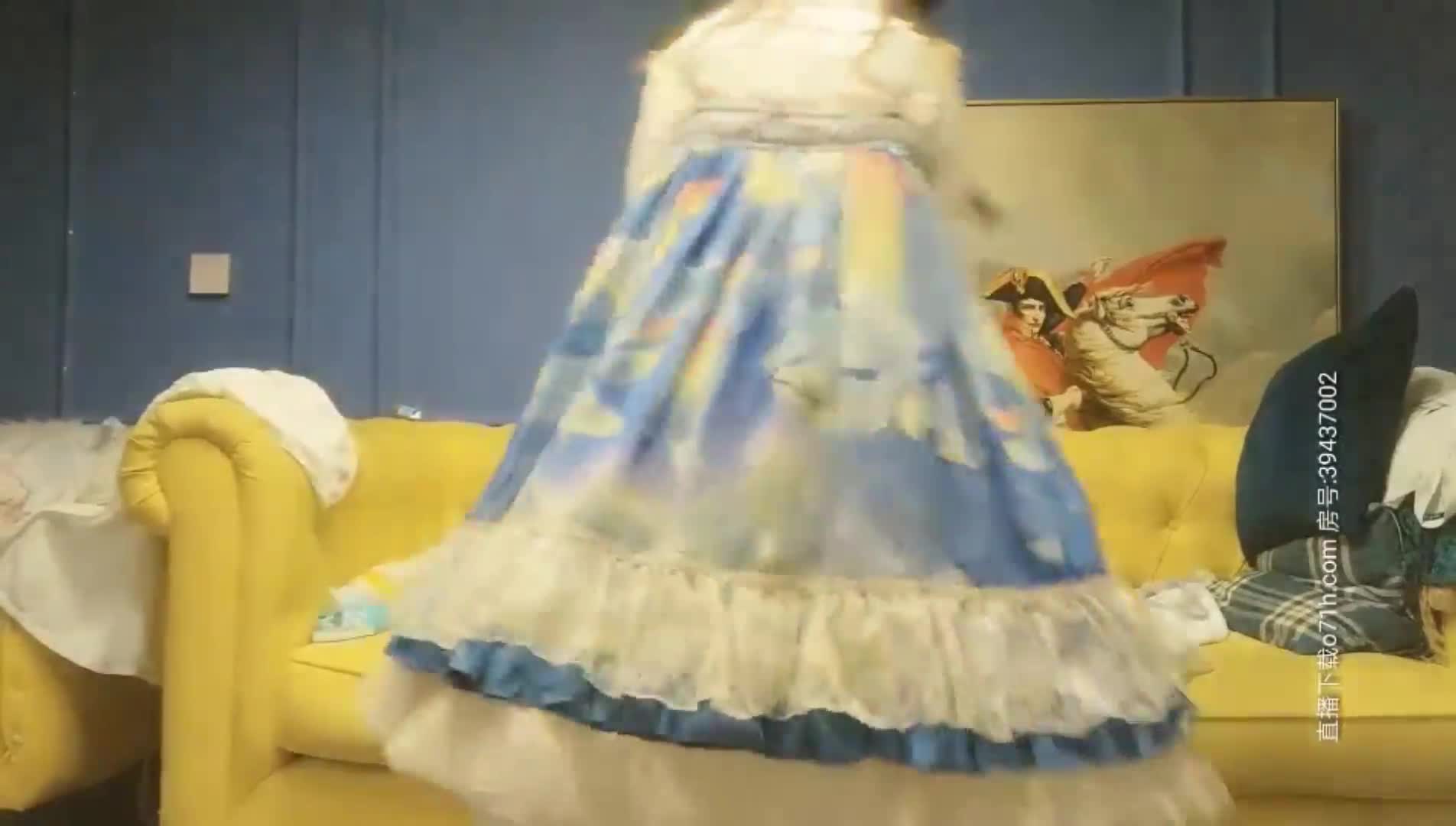 【千人斩探花】萝莉裙妹子，坐在身上撩起裙子摸逼，口交站立后人猛操#探花系列点此查看更多
