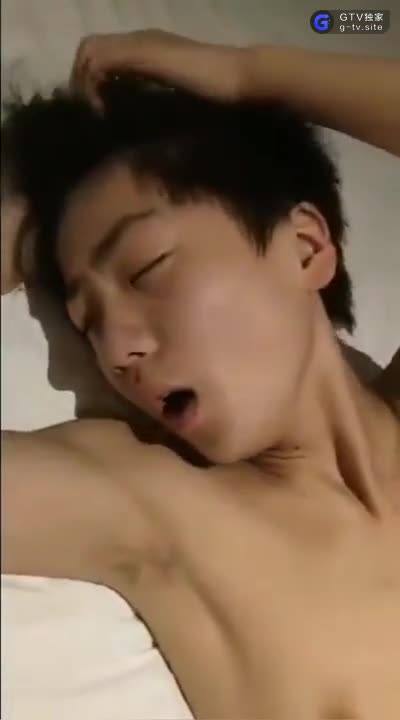 抖音小色痞 掰弯小直男 DD爽叫到失声～射点此查看更多