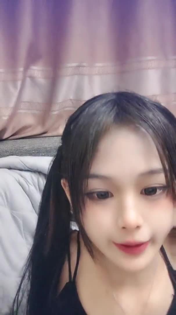 【#小易的so啵啵】极品超嫩萝莉美少女！道具自慰 无套啪啪猛插射一身点此查看更多