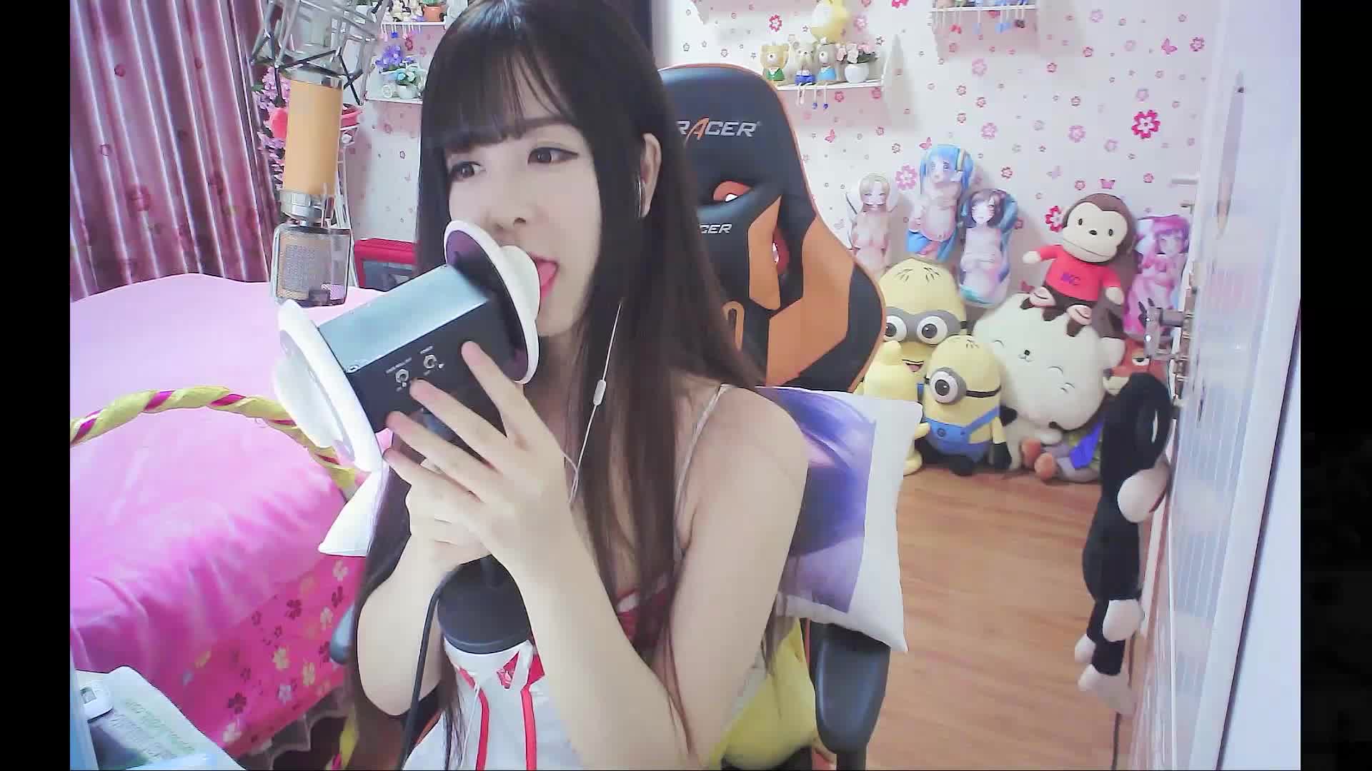 娜娜sweet】 现在又在抖音直播了喜欢的可以去看看点此查看更多