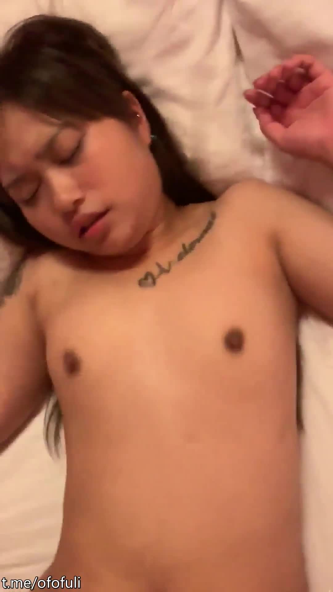 反差泄密援交嫩妹 身高146娇小萝莉精神小妹酒店援交高清怼脸速游VPN跑满千兆只做最快
