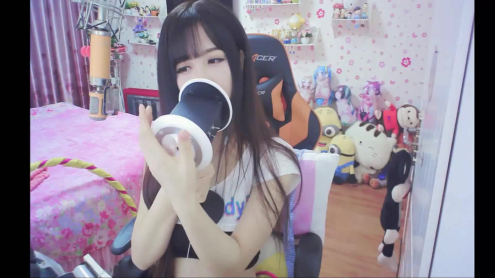 娜娜sweet】 现在又在抖音直播了喜欢的可以去看看点此查看更多
