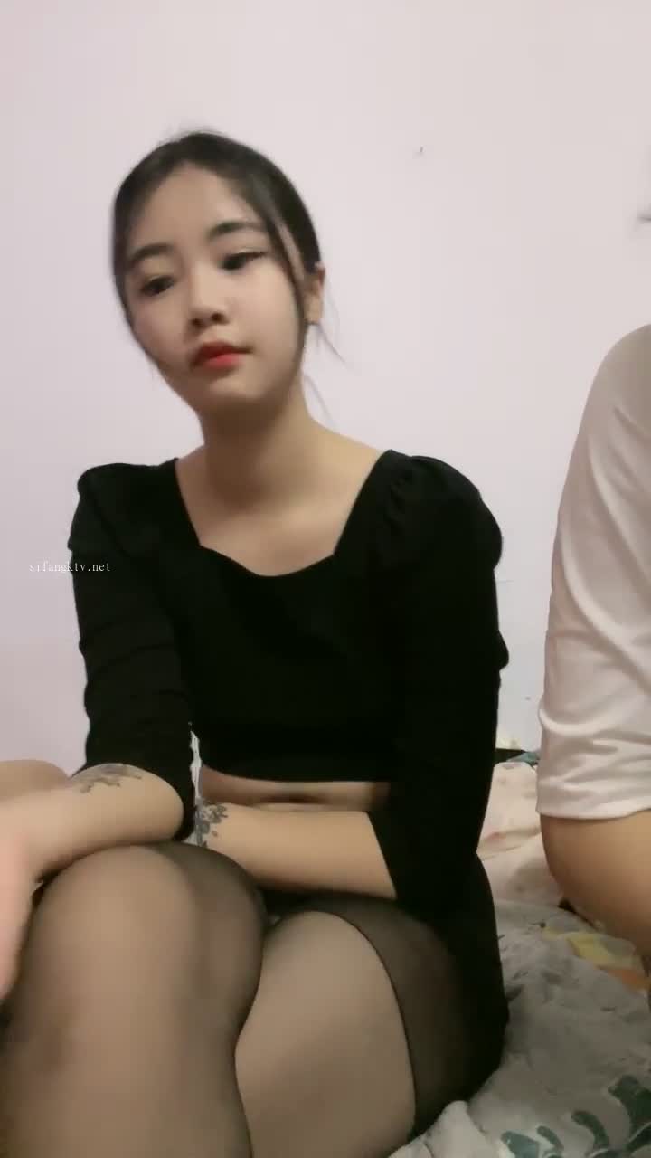 #眼镜妹点此查看更多