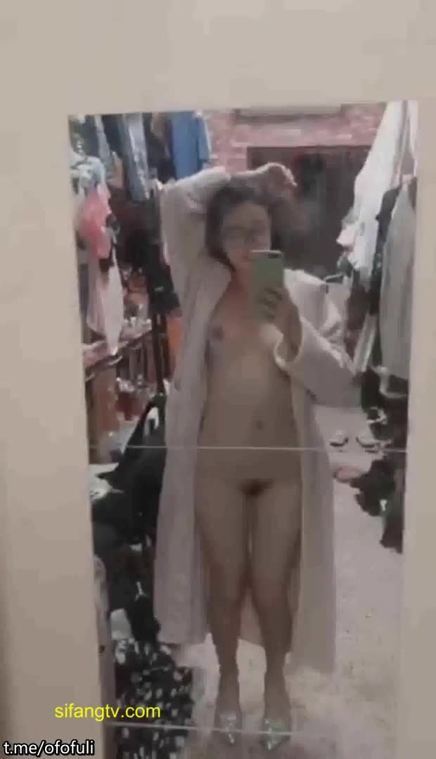 《经典泄密》曾经火爆全网的私圈土豪定制高颜值大二露脸美女吴x晶学校宿舍紫薇露出#反差泄密点此查看更多