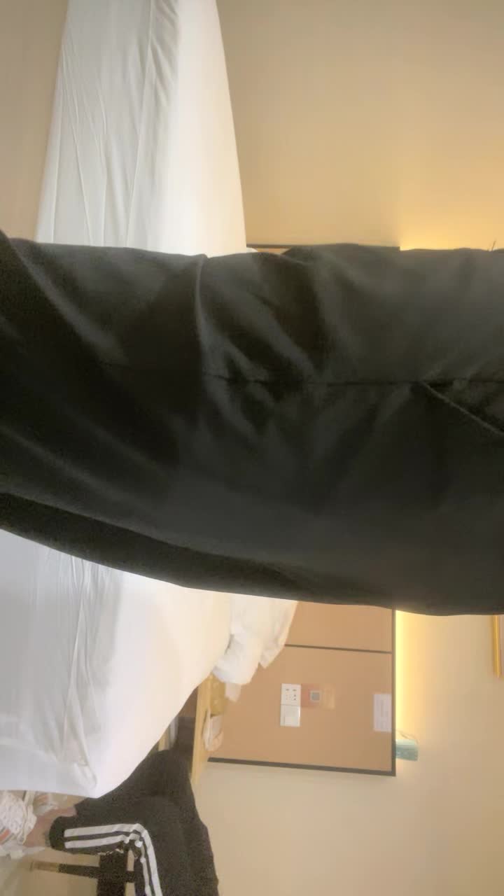 【眼镜败类探花】，今夜大场面，2男2女同床竞技，苗条美女淫荡不堪女上位点此查看更多