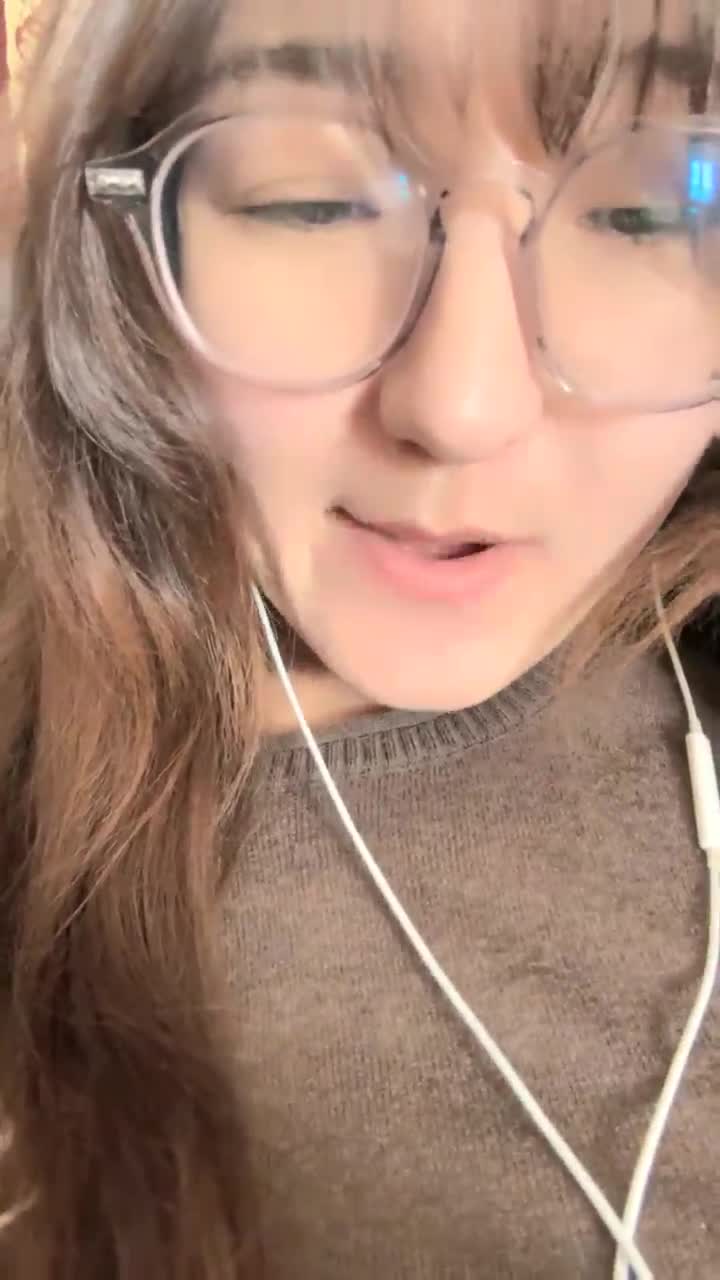 #黑框眼睛妹 #清纯 清纯可爱眼镜妹被迫下海第一次直播点此查看更多