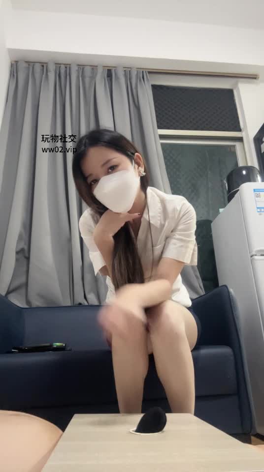 #漫漫大人 #玩物社交 #踩踏 #鞋交 #足交漫漫大人OL制服肉丝平底鞋隔板羞辱隔内裤鞋交踩踏足交