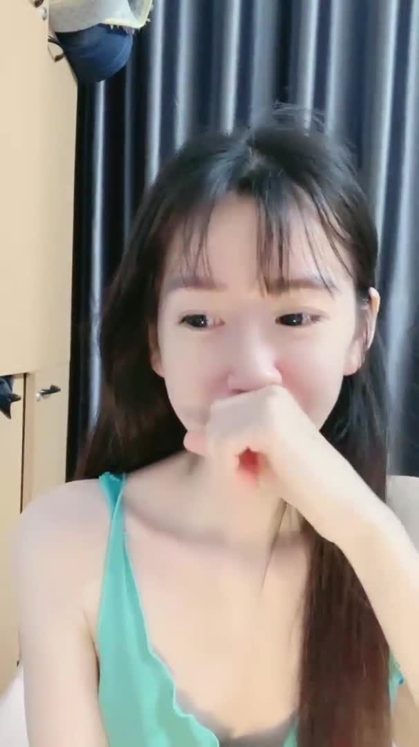 【#爱恋水冰晶】极品反差三女神~跳蛋 按摩棒 假鸡巴轮番自慰大秀点此查看更多
