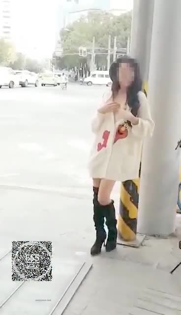 国内露出届数一数二的人物露出网红冯珊珊FSS合集萝莉｜裸舞｜网红点此查看更多