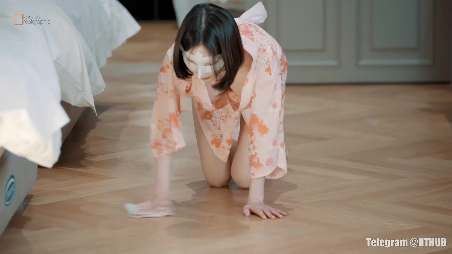 少妇穿着睡衣在家做家务 #写真️️点点关注不迷路-【金牌中转站】️️