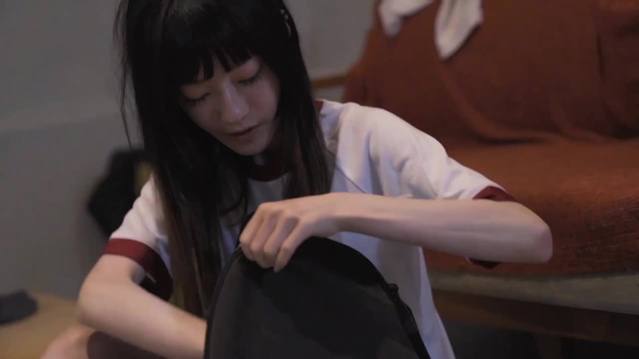 #麻豆映画 MD0089 女高中生肉体偿还 - 沈娜娜点此查看更多
