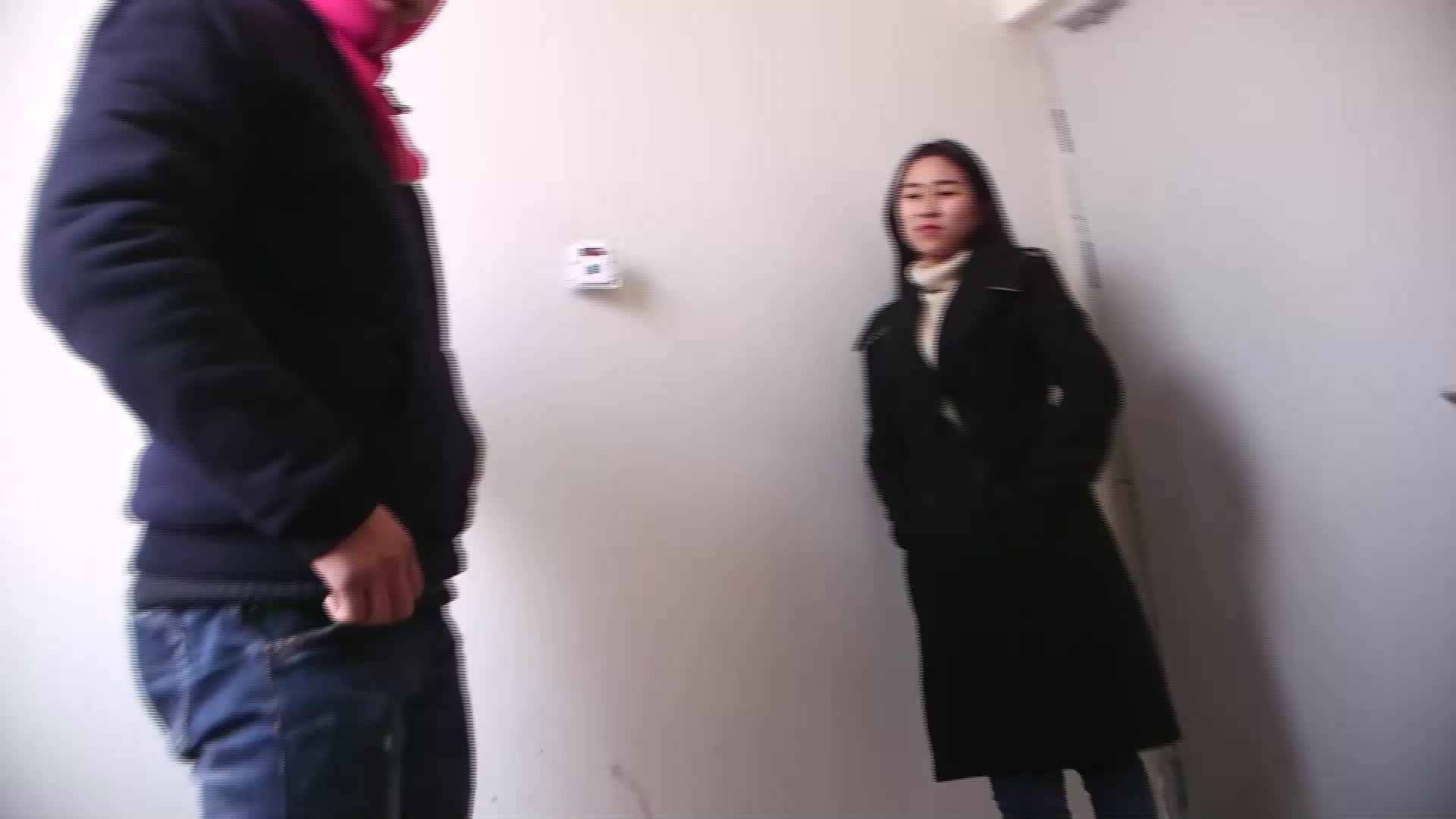 #艾丝女王 #丝袜 #舔脚 #SM艾丝女王SM调教狗奴踩踏舔脚合集-1，女王露脸了，不过都是素的，喜欢丝袜舔脚的可以看看。