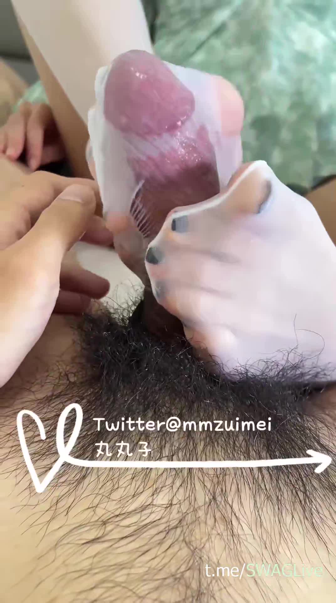 《女神嫩妹足交控》最新会员群福利~清纯极品小姐姐推特网红【丸丸子】私拍1弹~高质量玉足推油足交精射~爽歪歪速游VPN跑满千兆只做最快