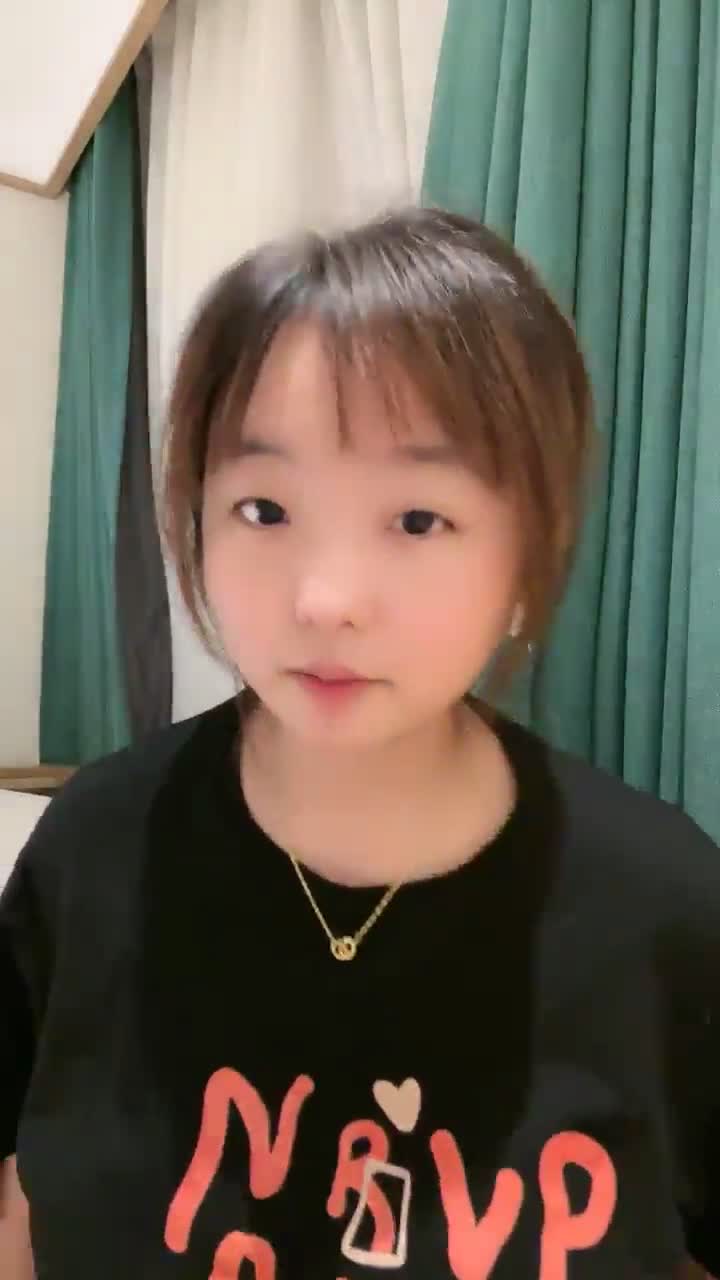 #秋葵学妹 眼镜学生！巨乳肥臀~啪啪~