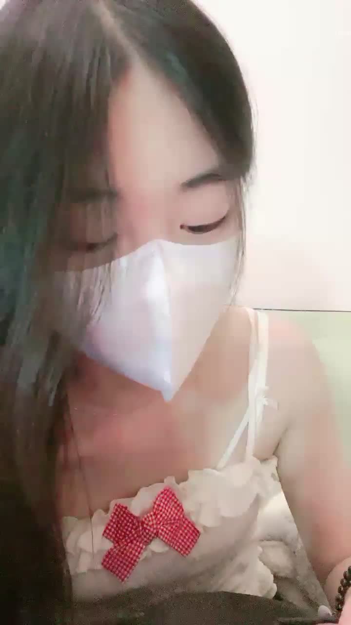 #少女 #学生 #反差刚毕业大学生找不到工作在家黄播，不愧是刚毕业的大学生，没有一点风尘感呢二十万完整版萝莉资源已更新vip群        永久会员88 物超所值      本王要看看会员是啥样                速游VPN跑满千兆只做最快