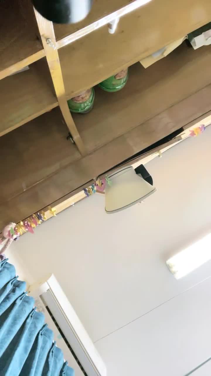 #大二学妹 G奶校花~尺度升级~宿舍尿尿~自慰点此查看更多