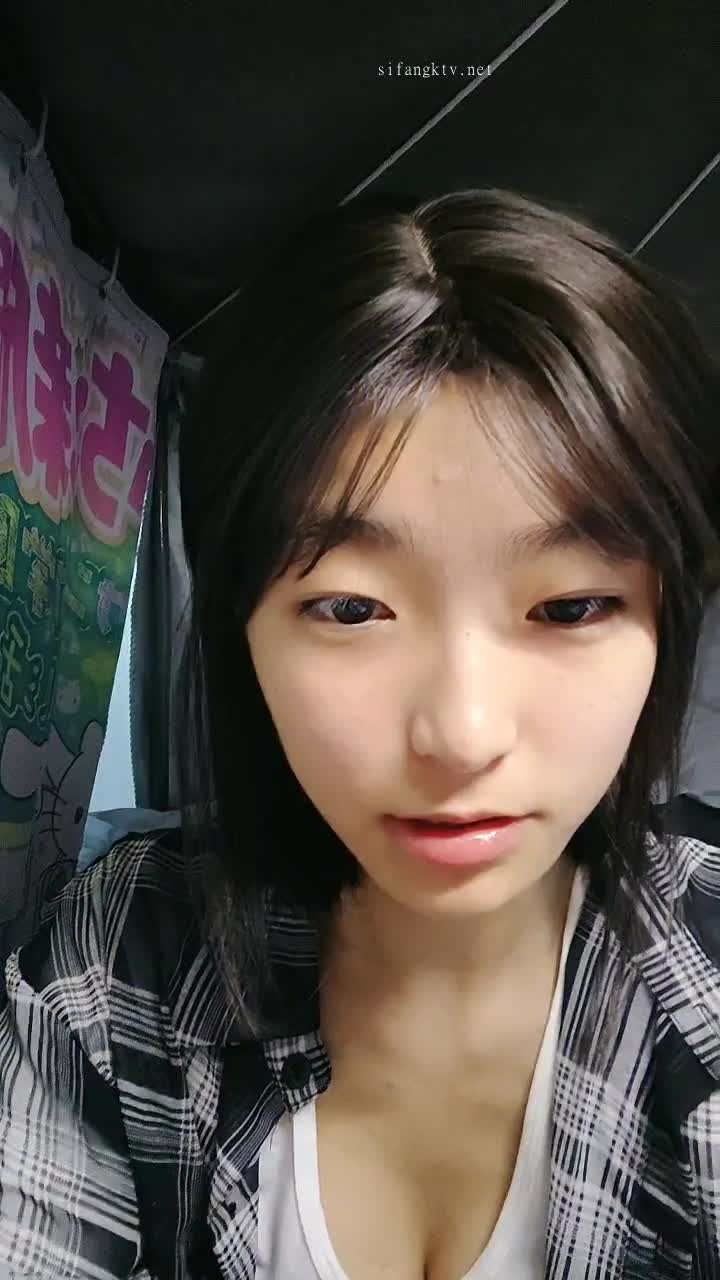 推荐！女神宿舍偷偷大秀~【乌崽酱】绝对是心动的感觉！爽，清纯指数超高，大哥们垂涎欲滴~ ~ ~~~ ~ ！~  撸管佳作点此查看更多