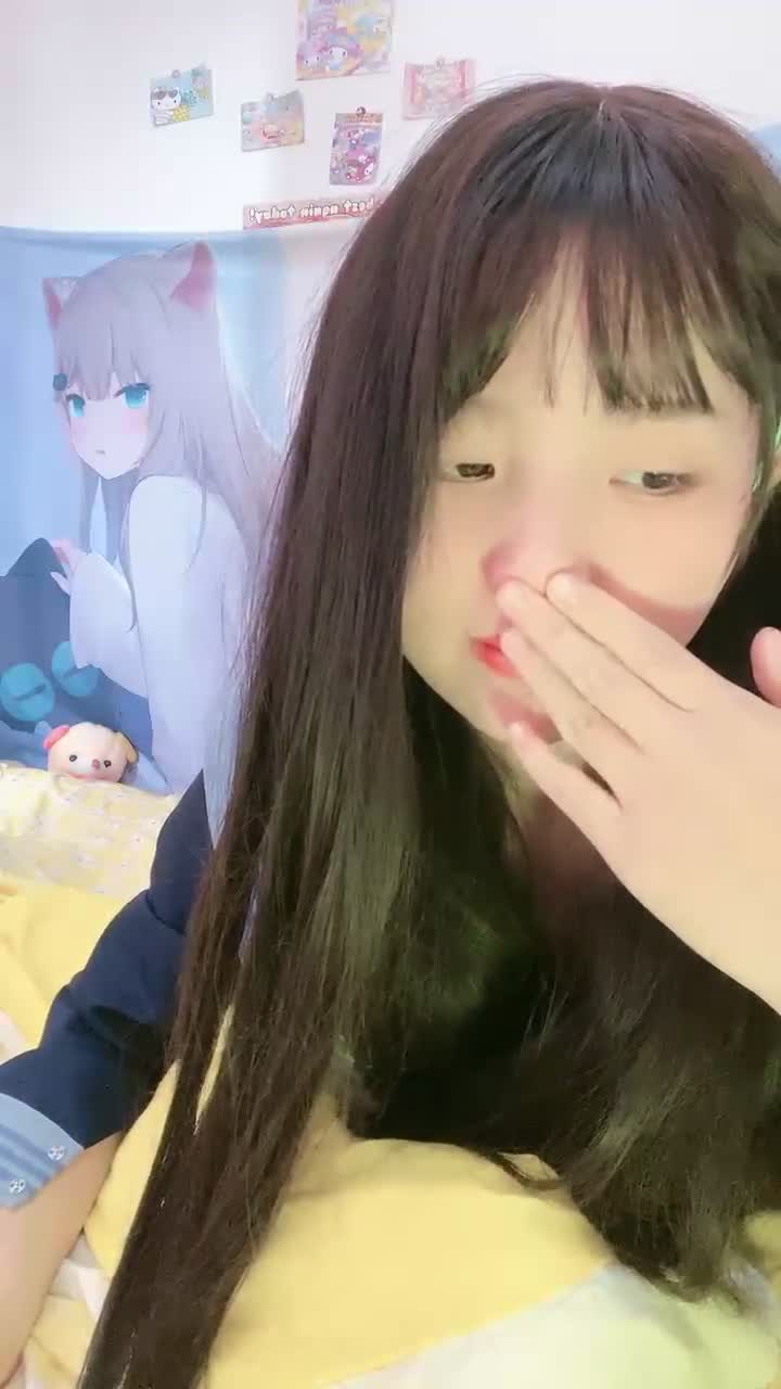 #沈佳琦 新人学生妹~超级骚~道具自慰~