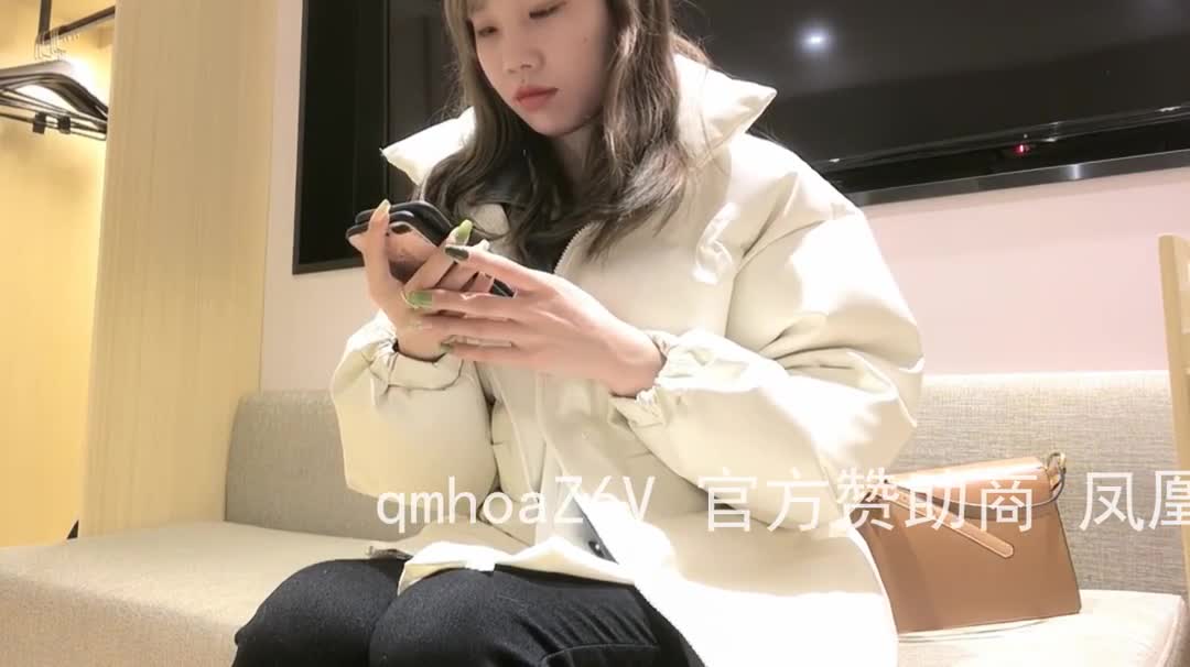 身体超敏感女大学生,轻轻一摸把沙发都湿透了点此查看更多