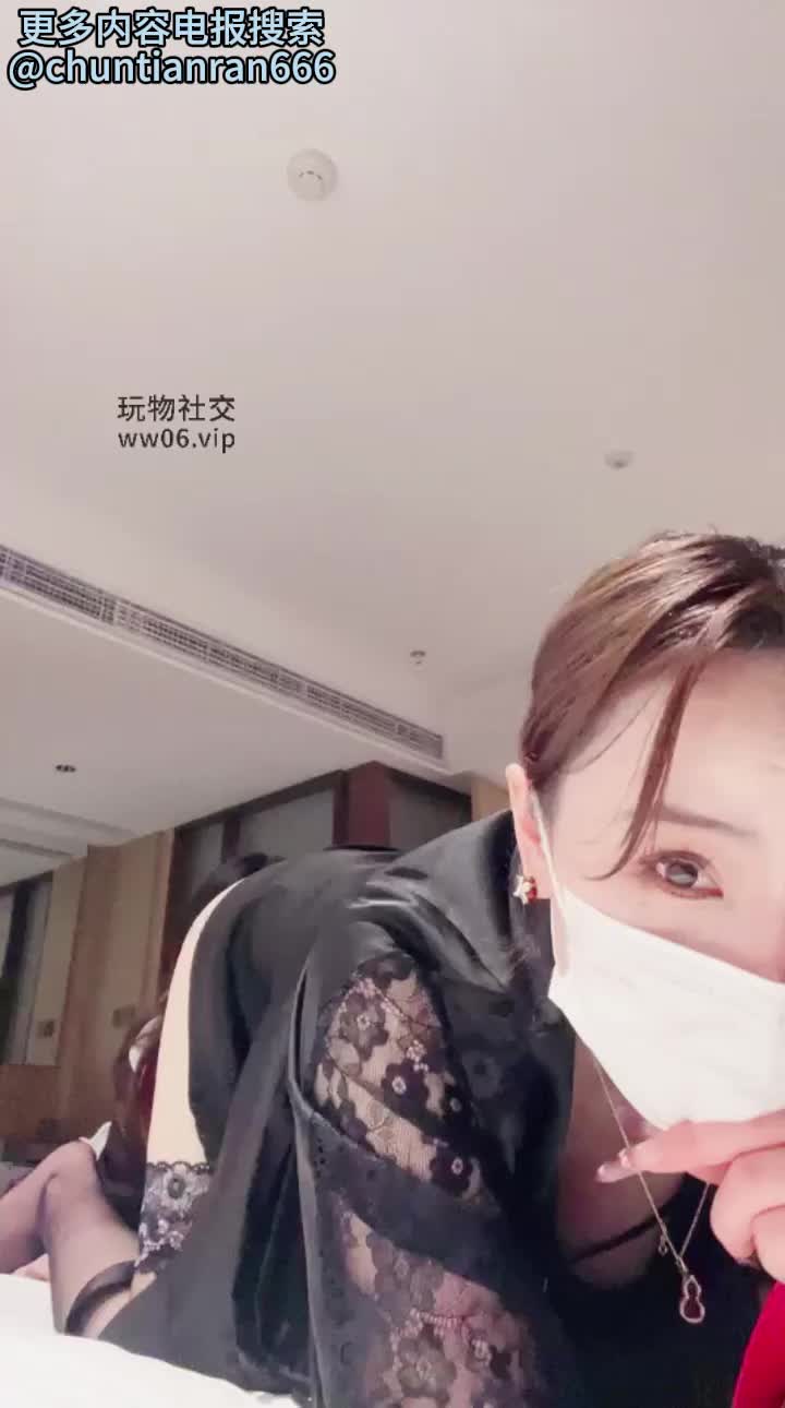 #茹雪 #女S女M #丝袜 #舔脚茹雪女王开发骚货闺蜜狂舔丝袜脚
