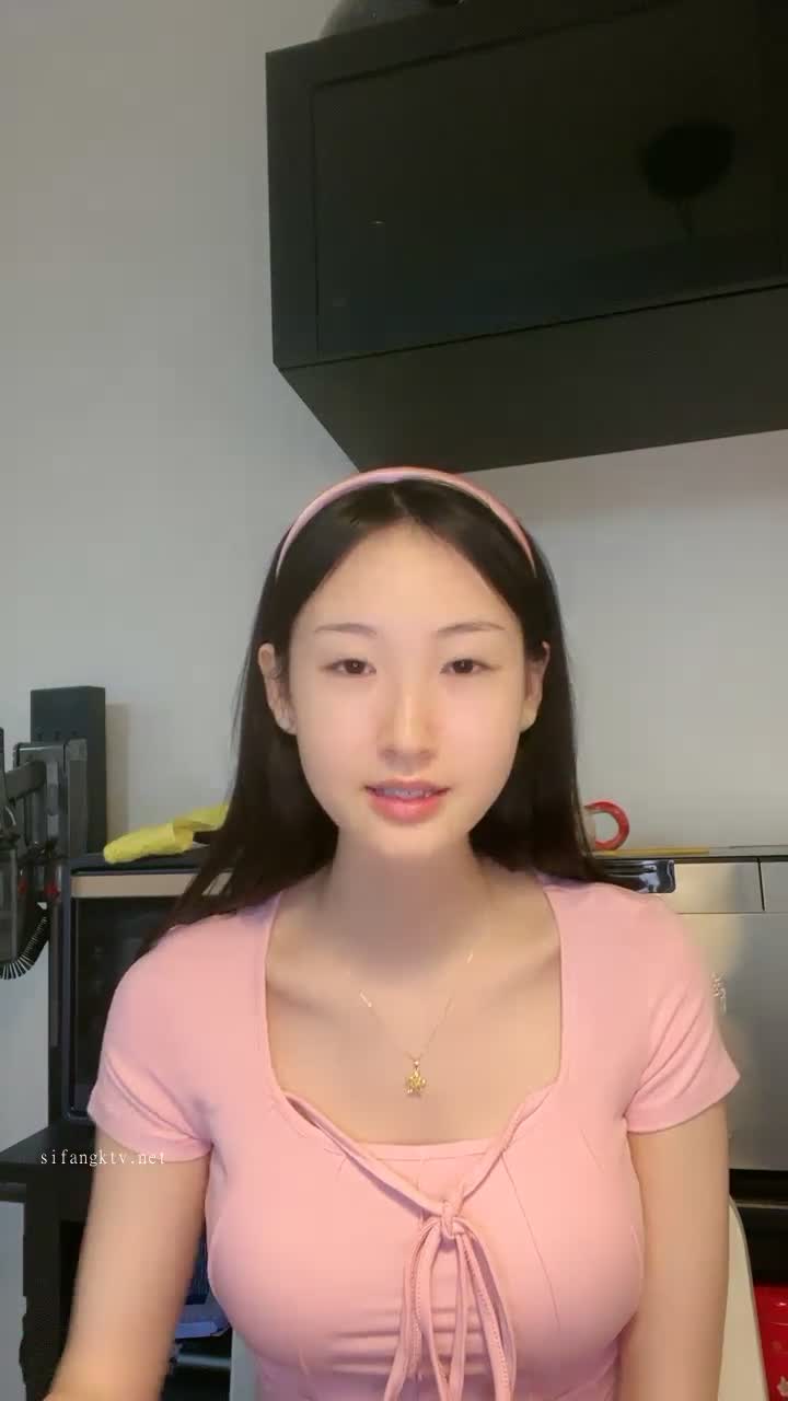 #学生妹妹 大学生下海！音乐系素颜女神~点此查看更多