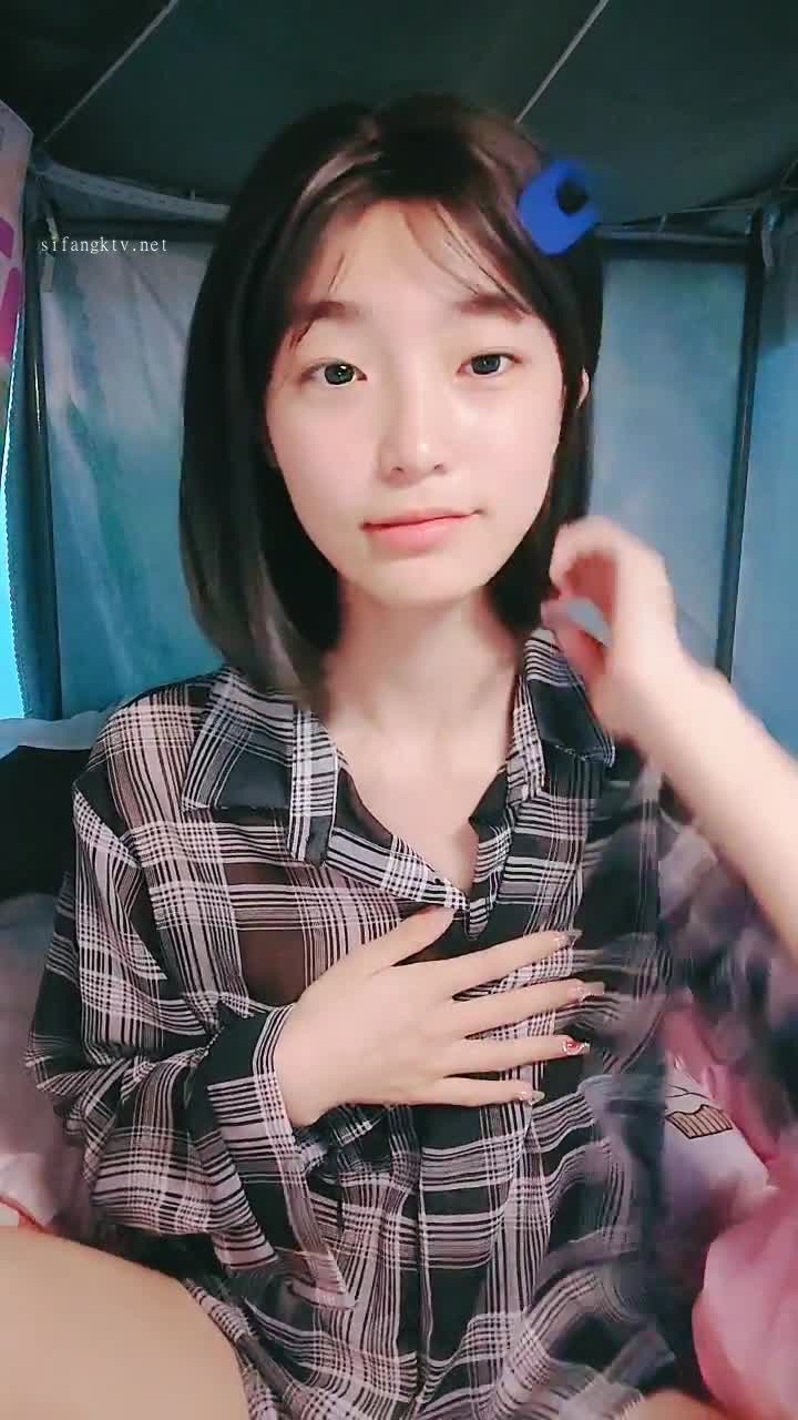 推荐！女神宿舍偷偷大秀~【乌崽酱】绝对是心动的感觉！爽，清纯指数超高，大哥们垂涎欲滴~ ~ ~~~ ~ ！~  撸管佳作点此查看更多