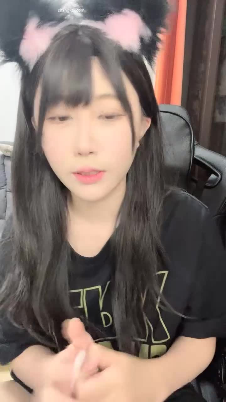 【#京鱼儿】 -~高人气19岁学生妹~白皙大奶~道具自慰~塞肛喷水~流白浆速游VPN跑满千兆只做最快