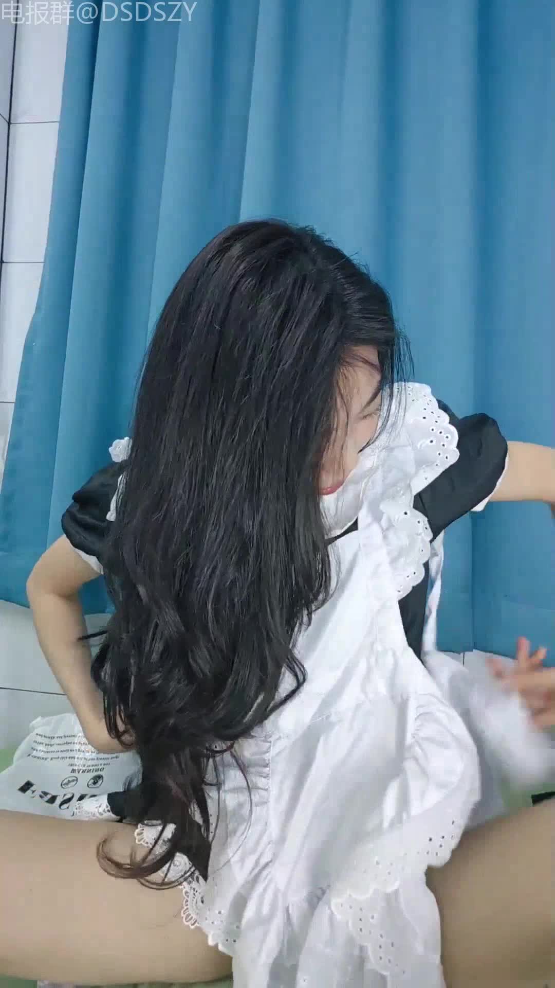 顶级骚浪贱黄渤阿黑颜反差母狗「施施」诱惑丝袜长腿蜜桃臀，舔脚自慰、高跟鞋插逼、约炮足交口爆啪啪【第十九弹