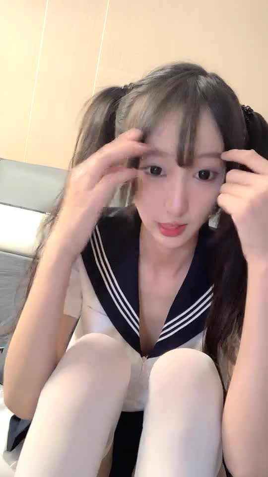 #福利姬 #反差 #福利姬 #直播超可爱福利姬直播 道具自慰，不看后悔！ 点此查看更多