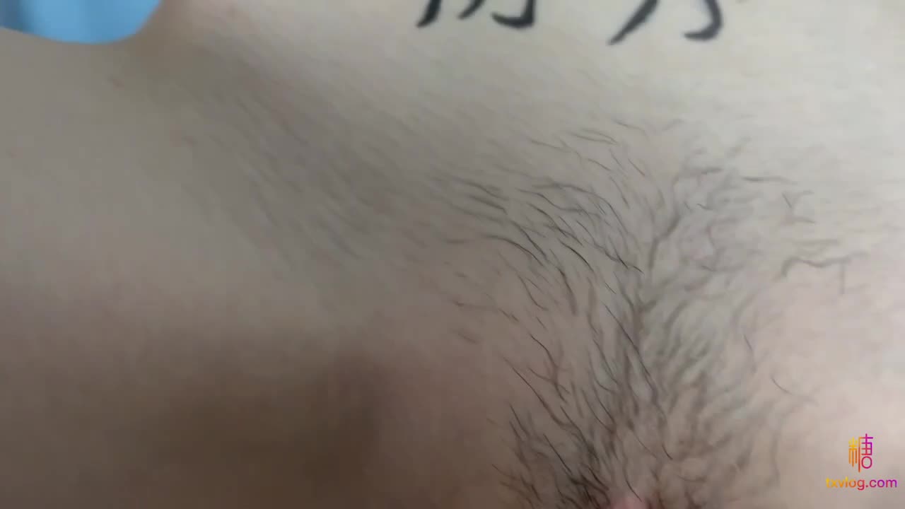 #唐伯虎一线天粉红小穴跳蛋的疯狂SM调教，0958高中生 学生 女孩 白虎看置顶免费进入福利群可以看到完整版几十部精品视频点此查看更多