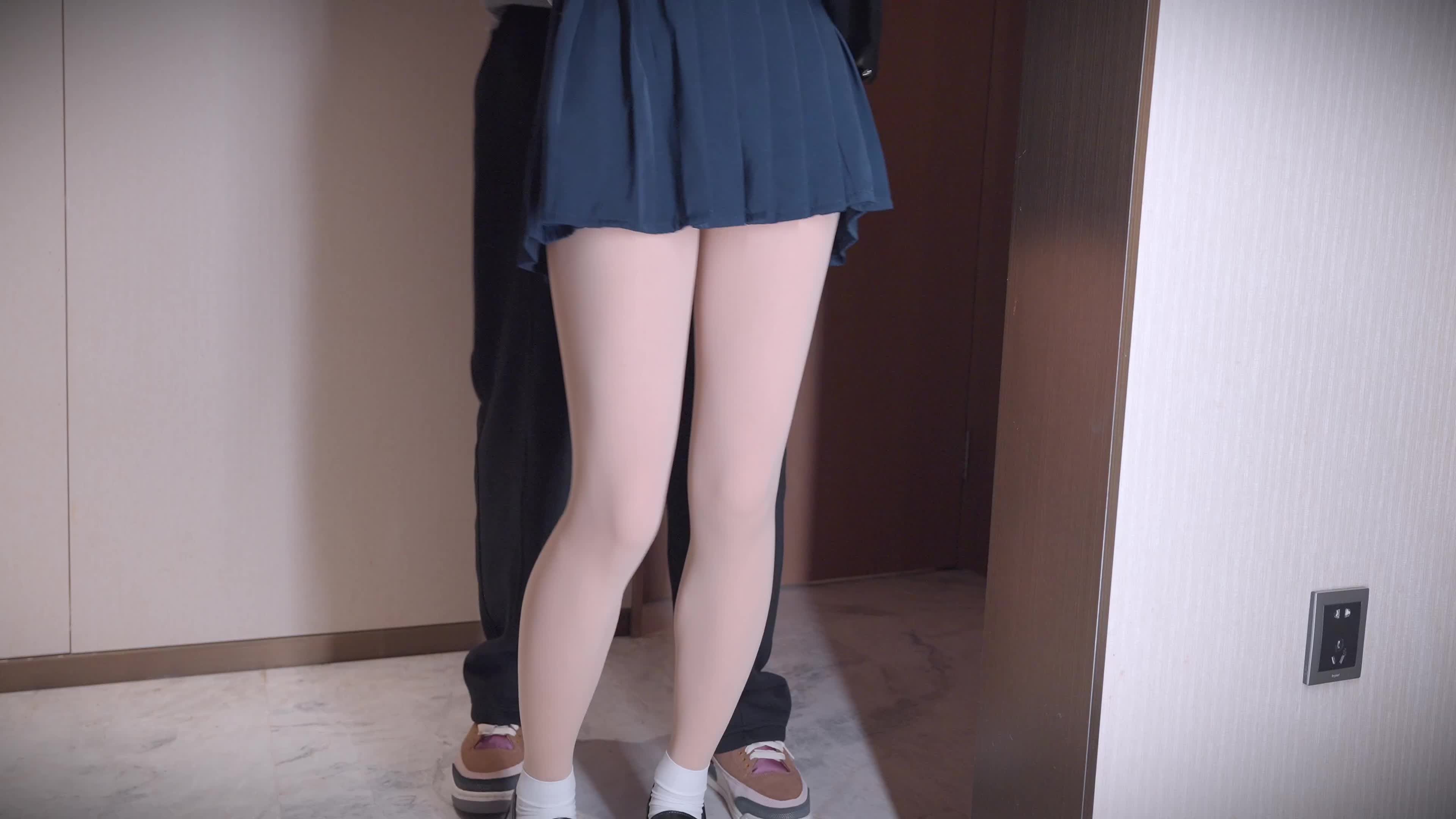 #丝米 #丝袜 #捆绑绳艺私拍 JK少女狩猎手册,，JK少女误入“猎人”房间，被堵嘴蒙眼、捆绑调教可惜是素的