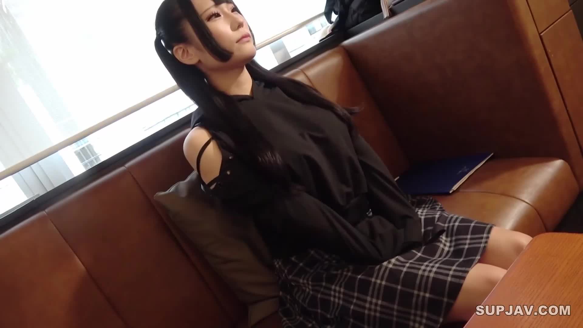 #单男 #淫妻 #NTR #大奶 #巨乳【FC2系列】双马尾巨乳美眉 18岁青春身体 身材丰满 大奶浑圆饱满 一线天白虎鲍鱼特干净 乳交吃鸡 被无套输出 内射原创：#FC2系列