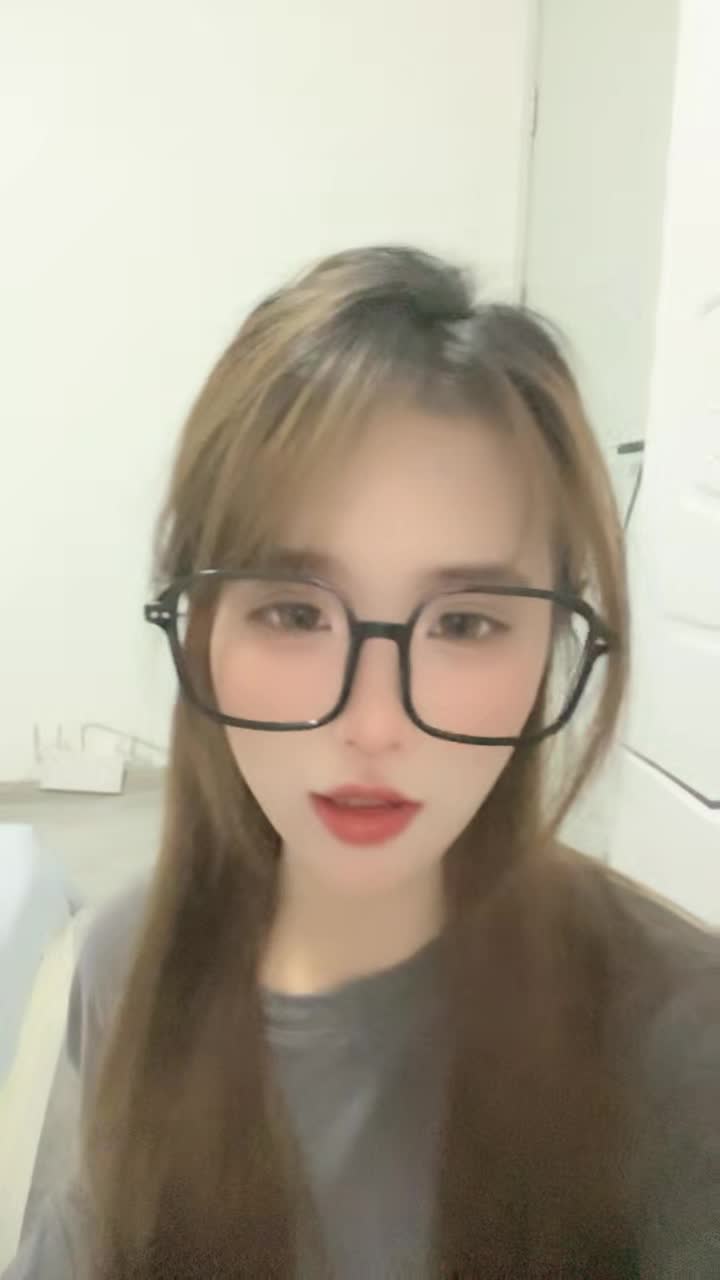黑框眼镜极品美少女！双马尾超高颜值！新人下海收费房直播主播录屏