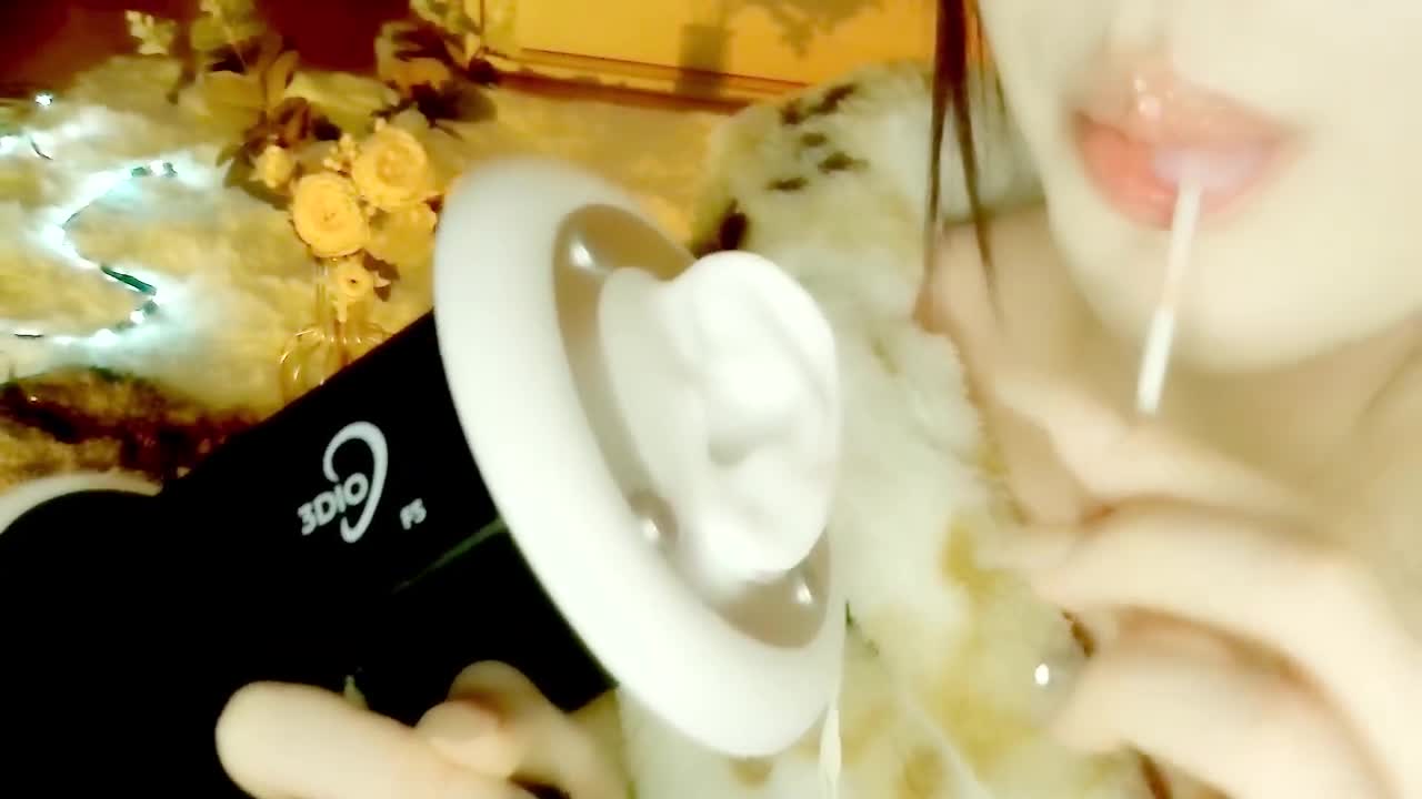 #小米 这一次遭殃的是棒棒糖!!!tag：右声道 #舔耳 #口腔音
