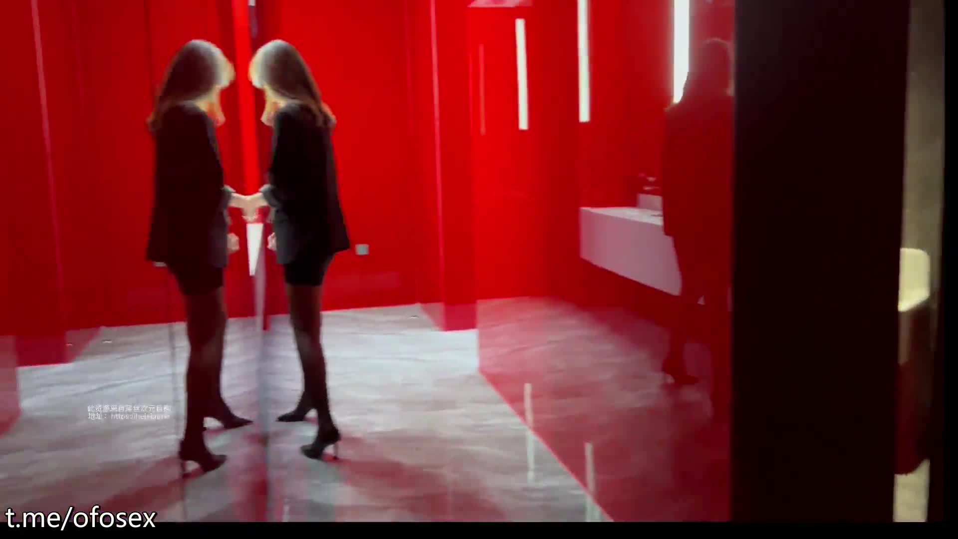 秀人顶流-阿朱老师精选作品第二弹 网咖诱惑+女秘制服+镜子自拍+观光车+图书馆+酒店勾引+凌辱特务+宿舍自嗨+女厕尾随速游VPN跑满千兆只做最快