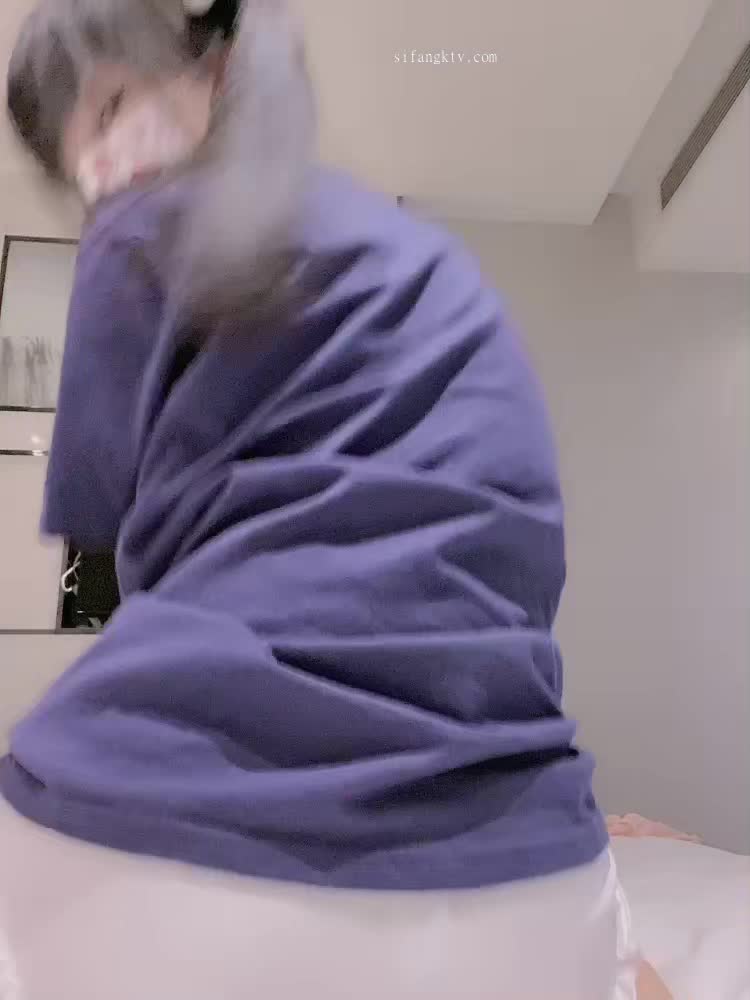 清纯小可爱 #吃掉瑶瑶 白白嫩嫩萝莉身材 肉嘟嘟可爱粉嫩小穴，小小年纪就这么淫荡，可爱又反差点此查看更多